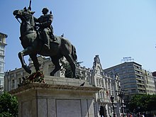 Equestrian statue of generalissimo Francisco Franco in the Plaza del Ayuntamiento (City Hall Plaza) of Santander, taken down in late 2008 Francoayto.jpg