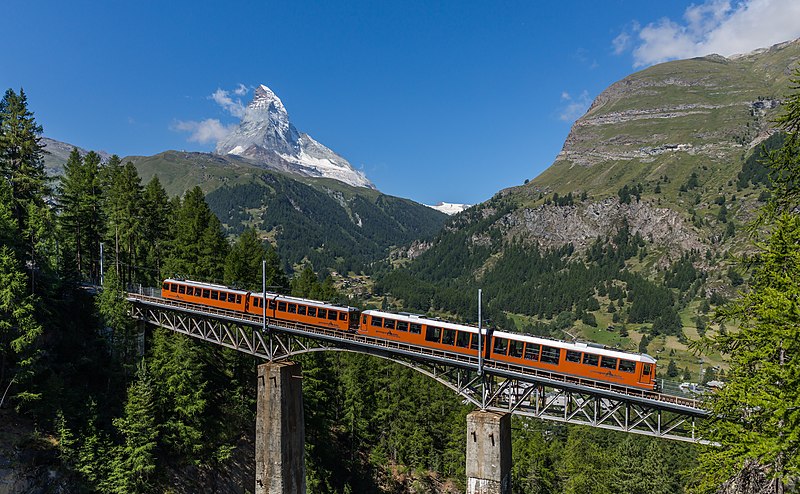 File:GGB Bhe 4-6 3082 and Bhe 4-8 II Findelbachbrücke.jpg