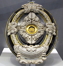 Galileo's objective lens. Galileo galilei, lente obiettiva (1609-10) con cornice di vittorio crosten (1677).JPG