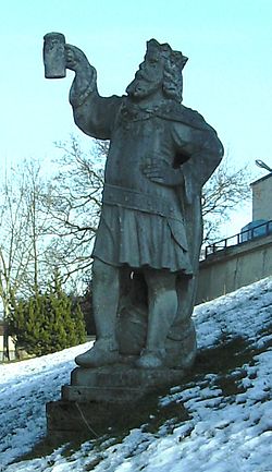 Статуя на Гамбринус в бивша пивоварна в Германия