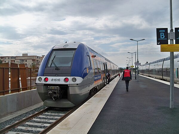 A SNCF TER Provence-Alpes-Côte-d'Azur train in Carpentras