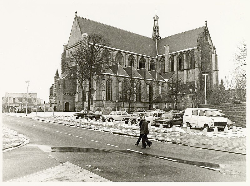 File:Gezicht op Grote- of Sint Laurenskerk, Alkmaar, Regionaal Archief Alkmaar RAA011002951.jpg