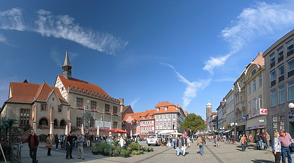 Gänseliesel fountain and pedestrian zone