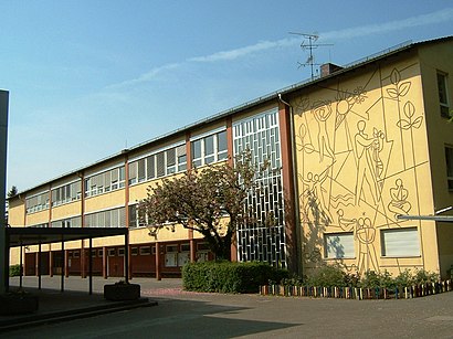 So kommt man zu Goldsteinschule mit den Öffentlichen - Mehr zum Ort Hier