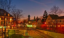 Blick von S-Bahn Richtung Kirche 2008 ⊙48.19539511.373154