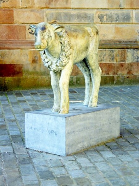 File:Graham Square - The Calf - geograph.org.uk - 949393.jpg