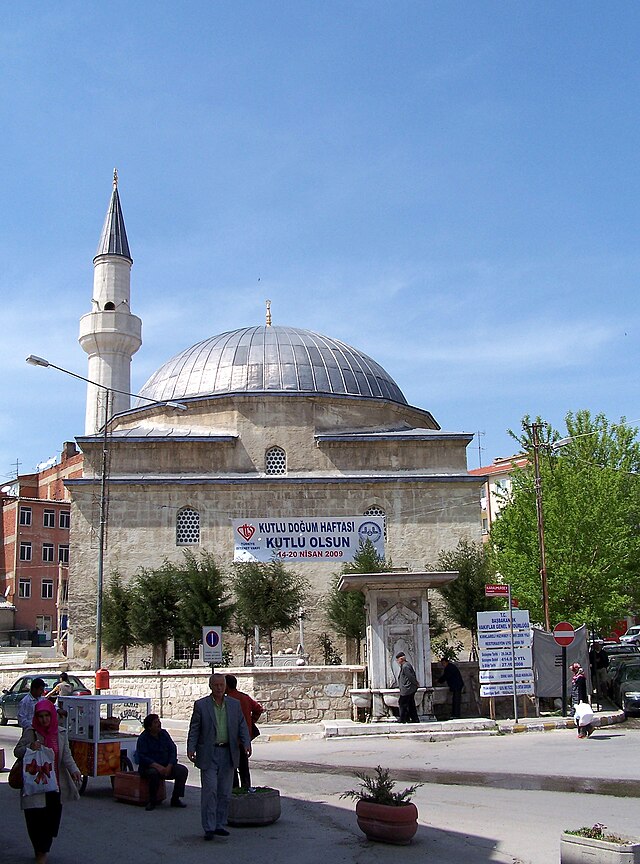 Mesquita Hızırbey, construída em 1383 e restaurada em 1824