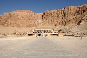 300px-Hatshepsut_Tempio_funerario