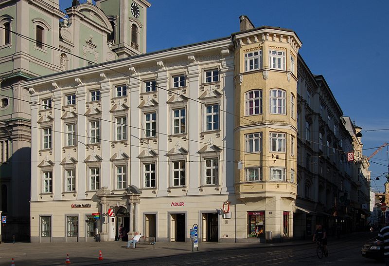 File:Hauptplatz 26-27 (Linz) III.jpg