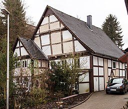 Hinter der Kirche in Porta Westfalica