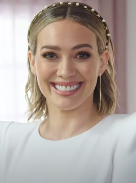 File:Hilary Duff Vogue 2019 2.png