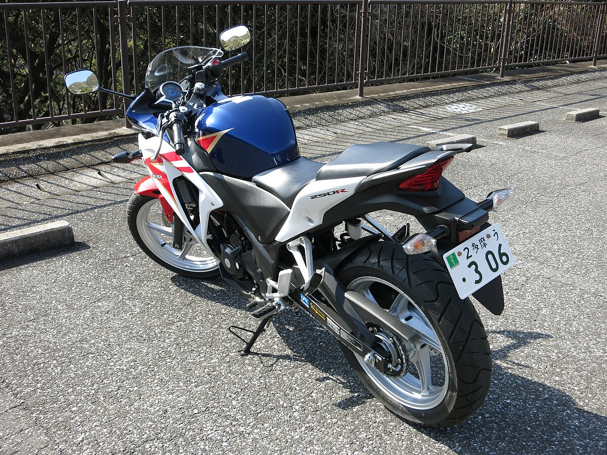 File:Honda CBR250R 2011 rear.jpg - Wikimedia Commons