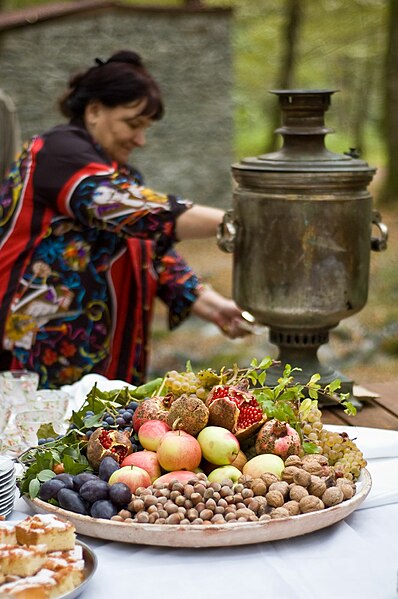 File:Hospitality in Lagodekhi (Photo by Vladimer Shioshvili, 2007).jpg