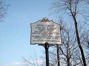 The summit cross on the Hoye Crest