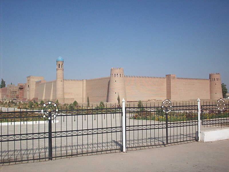 File:Hulbuk Fort in Pingan, Tajikistan.jpg