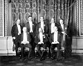 Yr Imperial Conference, Llundain, 19 Hydref-22 Tachwedd 1926 lle crewyd y 'Balfour Declaration' ar statws dominiwn o fewn yr Ymerodraeth