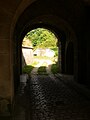 Vue de l'intérieur depuis le porche