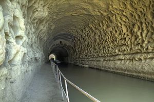 Intérieur du tunnel de Malpas.jpg