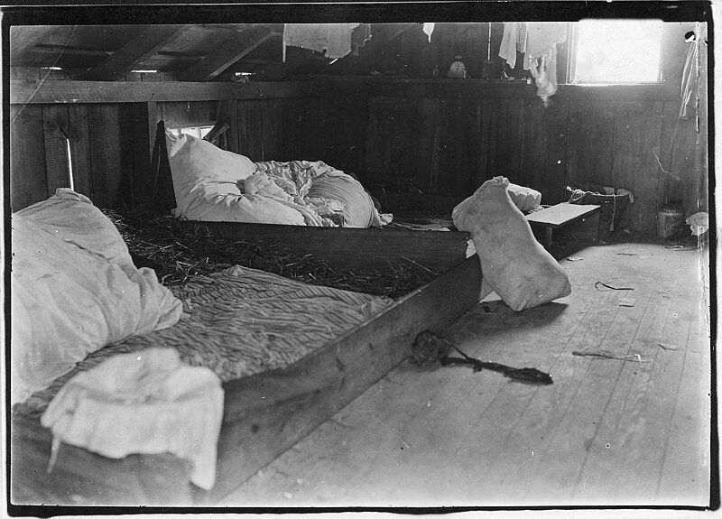 File:Interior of one family room on upper floor of one of the berry picker shacks, Bottomley's farm. Rock Creek, Md. - NARA - 523212.jpg