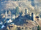 Ruins of the Castle at Isenburg (Lower Isenburg) Isenburg 01.jpg