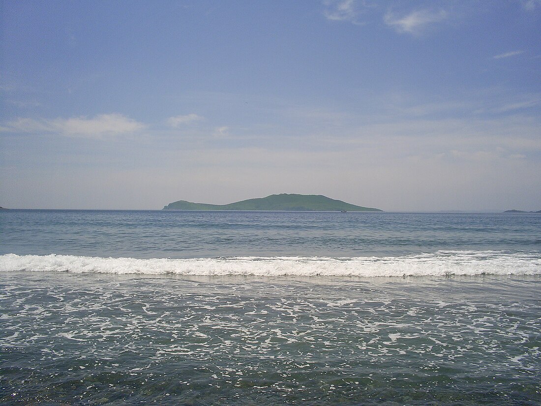 File:Isle of Rikord, viewing from Reyneke Island.jpg