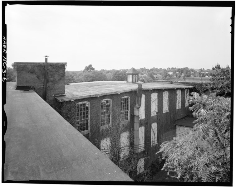 File:JoAnn Sieburg-Baker, Photographer, September 1977. NORTH SIDE CONNECTING SECTION FROM ROOF OF ARISTA MILL. - Salem Manufacturing Company, Arista Cotton Mill, Brookstown and HAER NC,34-WINSA,19-6.tif