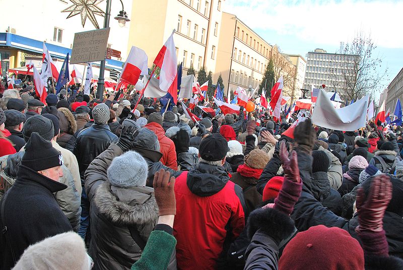 File:KOD demonstration, Łódź January 23 2016 12.jpg