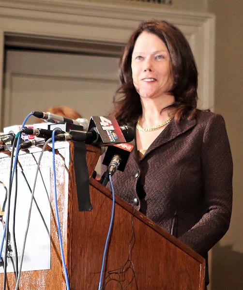 File:Kathleen Zellner at press conference in Columbia, Mo (cropped).jpg