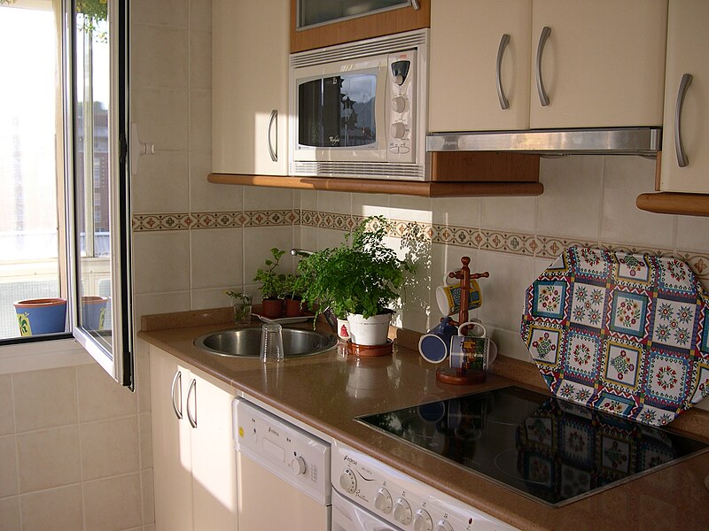 File:Kitchen sukaldea.jpg