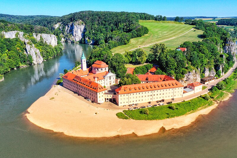 World's oldest known beer factory? 800px-Kloster_Weltenburg_Luftbild_2