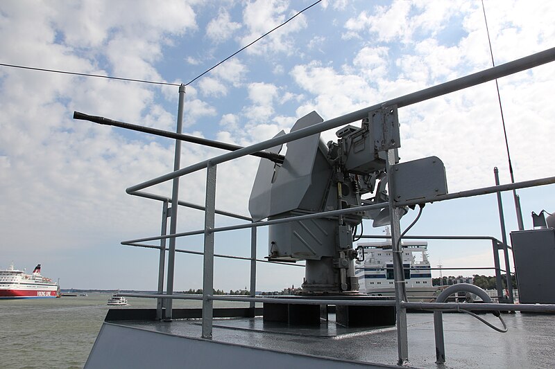 File:LÉ Róisin starboard 20 mm Rheinmetall Rh 202 Helsinki.JPG