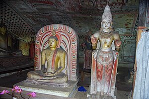 LK-dambulla-cave-temple-inside-07.jpg