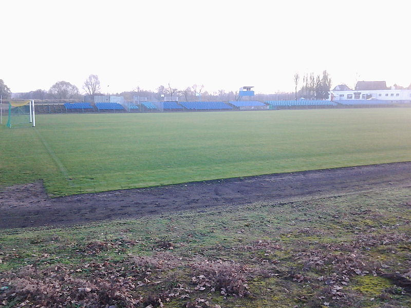 File:LKS Lubon stadium.jpg