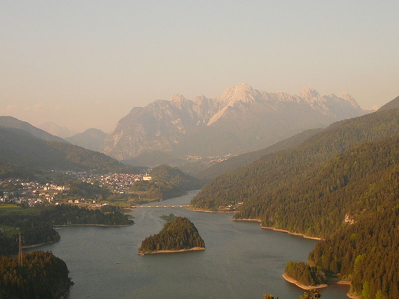 File:Lago di Calalzo 5.JPG