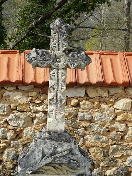 File:Lamonzie-Montastruc cimetière croix (1).JPG