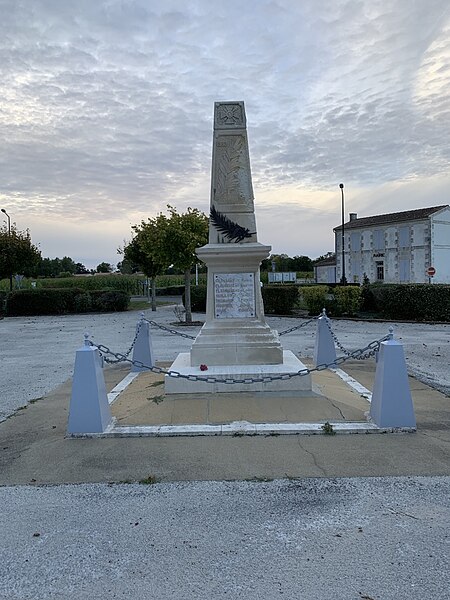File:Le Mung - Le monument aux morts..jpg