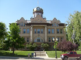 Lewistown MT Fergus County Courthouse.jpg