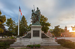 Liberty Mempersenjatai Patriot, Pawtucket, RI-2.jpg