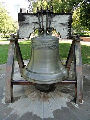 Ozodlik Bell - Fuqarolik markazi bog'i, Denver - DSC01228.jpg