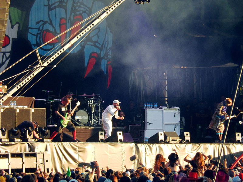 File:Limp Bizkit au Hellfest 2015.jpg