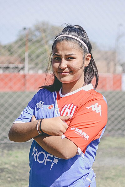 File:Lopez Valentina Fútbol Femenino Tatengue club atletico union de santa fe titi nicola-3.jpg