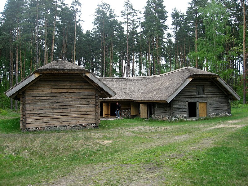 File:Lotyšské etnografické muzeum v přírodě (27).jpg