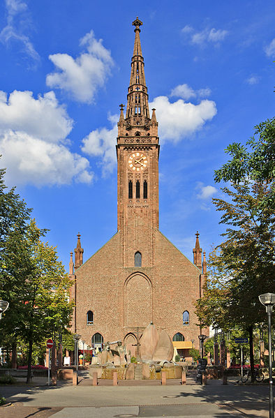 File:Ludwigshafen Lutherkirche 20100918.jpg