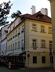 Měšťanský dům U žlutých nůžek (Malá Strana), Praha 1, Na Kampě 6, Malá Strana.JPG