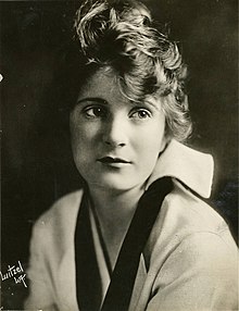 L'actriz Mae Marsh en una imachen de 1925.