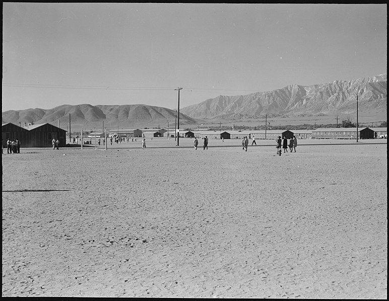 File:Manzanar Relocation Center, Manzanar, California. Looking southwest across the wide fire-break at t . . . - NARA - 538124.jpg