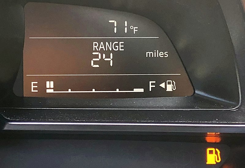 File:Mazda 3 Fuel Gauge Showing Empty.jpg