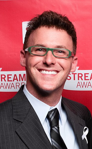 File:Michael Buckley at Steamy Awards.jpg