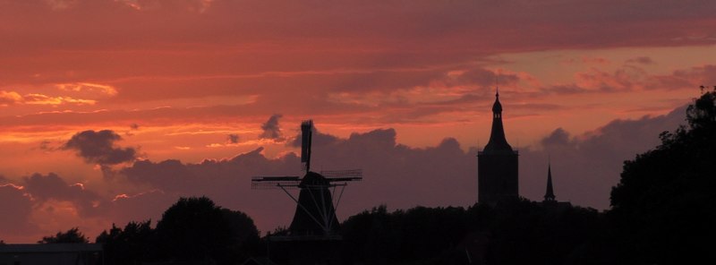 File:Molen De Zwaluw met zonsondergang - Fotograaf Klaasjan Pol.jpg