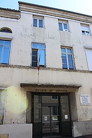 Façade de l'ancien palais de justice de Mont-de-Marsan, 5 rue du 8 mai 1945. Fermé en 2021.